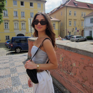 Lara Anne Dlugosz